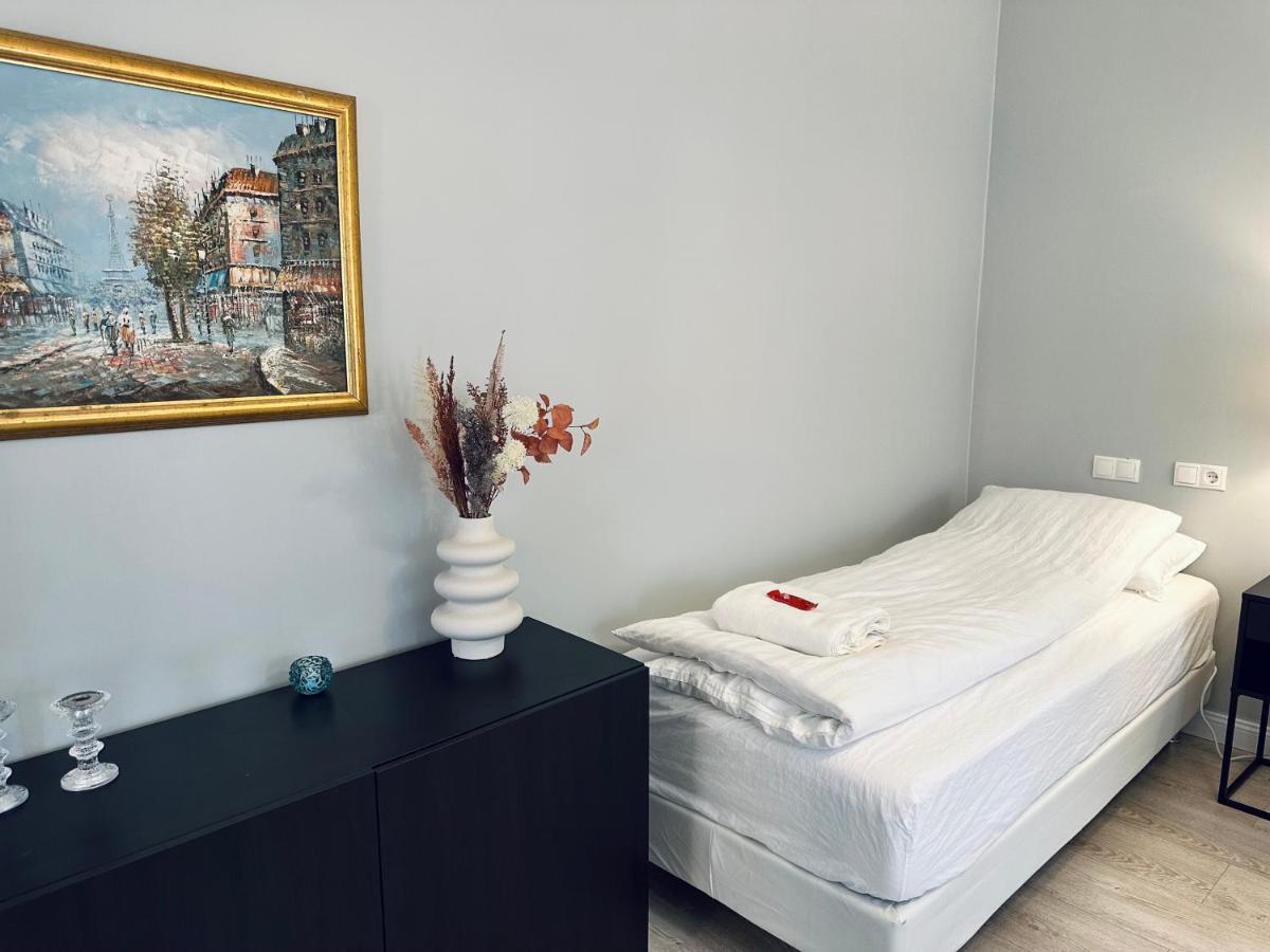 Castle Inn Apartments - Downtown ケプラヴィーク エクステリア 写真
